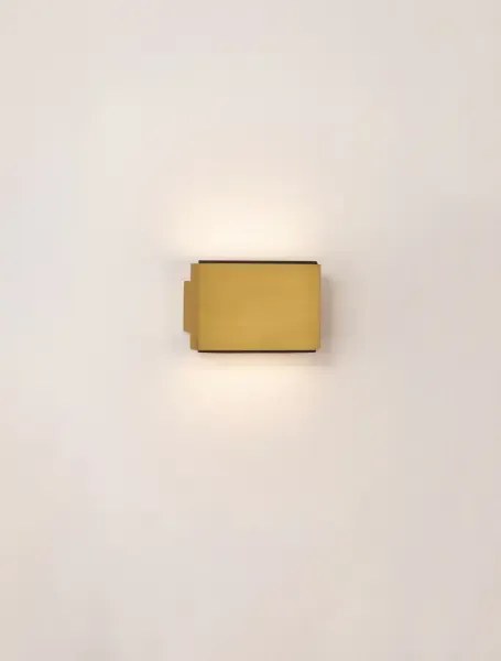 Minimalistické nastenné svietidlo Oti Zlatá