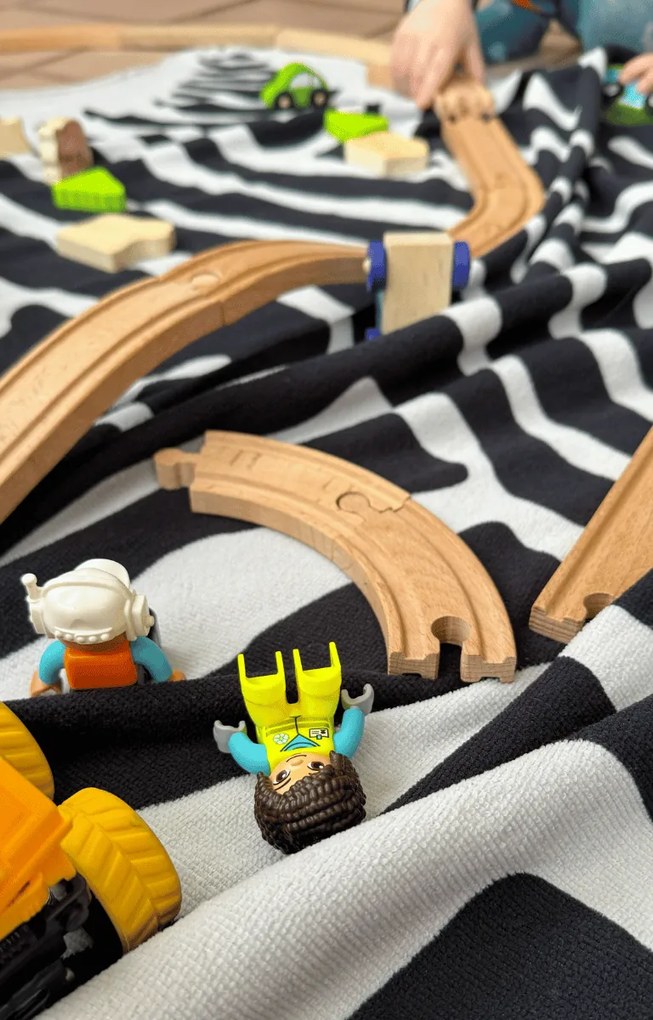 Osuška ZEBRA, čiernobiela 146 x 150 cm, 100% polyester