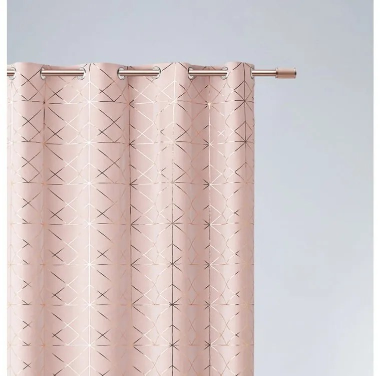 Elegantný púdrovo ružový záves s jemným zlatým vzorom so zavesním na kruhy 140x260 cm