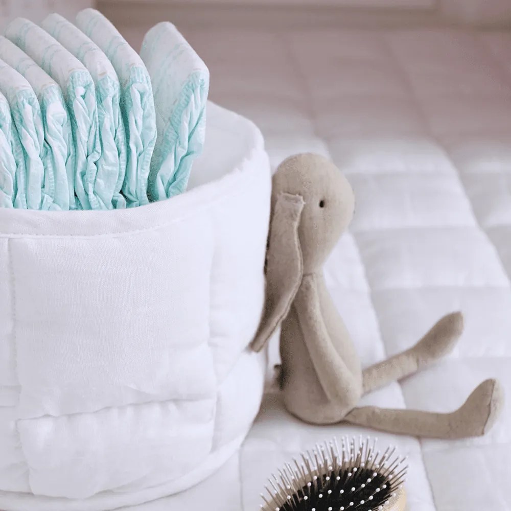 Ľanový prešívaný košík biely o 20 cm