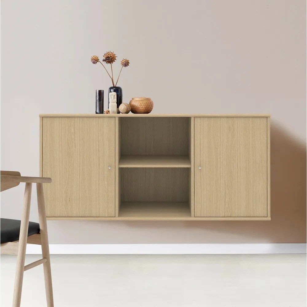 Nízka závesná komoda v dekore duba v prírodnej farbe 133x61 cm Mistral – Hammel Furniture