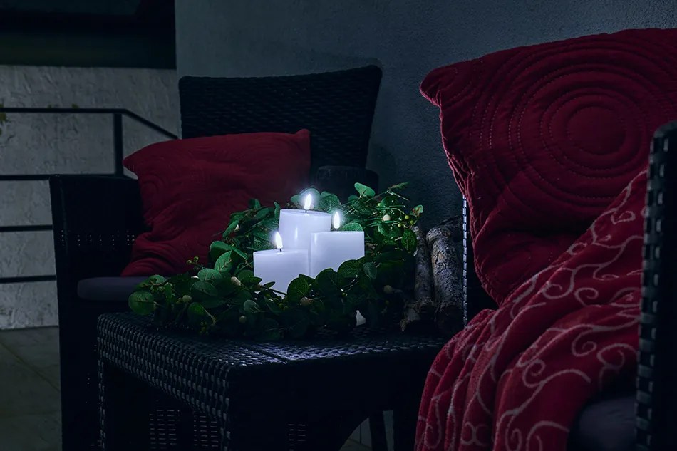 DECOLED LED sviečka, vosková, 7,5 x 10 cm, biela