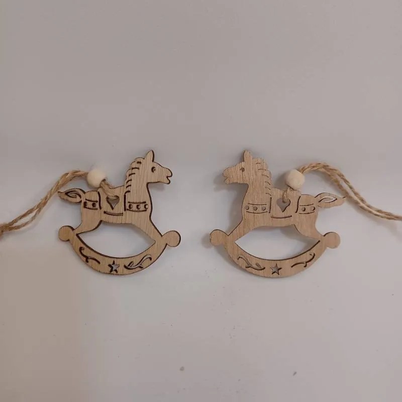 DECOLED Drevená závesná dekorácia, kôň, 7 x 7 cm