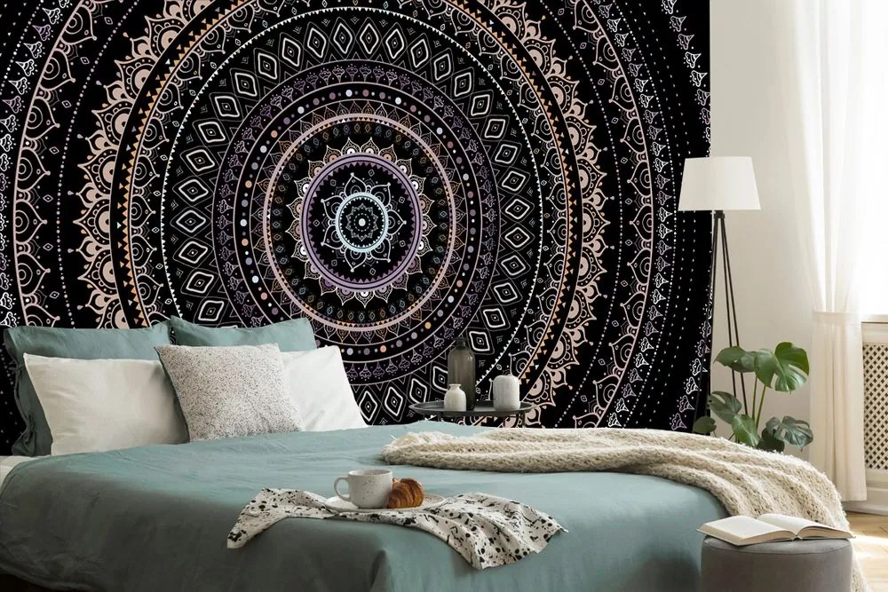 Tapeta Mandala so vzorom slnka vo fialových odtieňoch