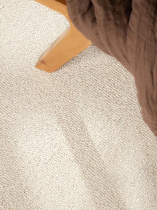 Koberec Elle Decoration Puristic Knots naturálny / biely