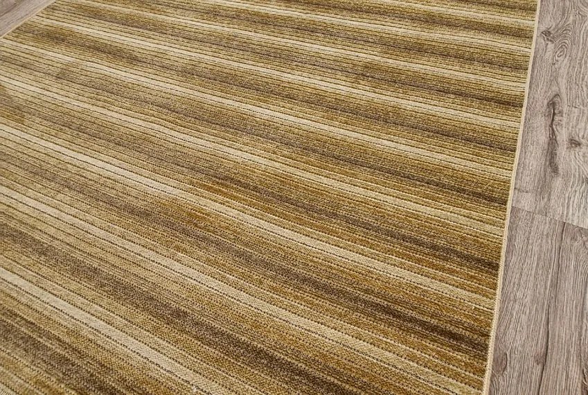 Pruhovaný koberec Saloon GOLD – zlatý, nízky vlas, polyester Rozmer: 60x100 cm