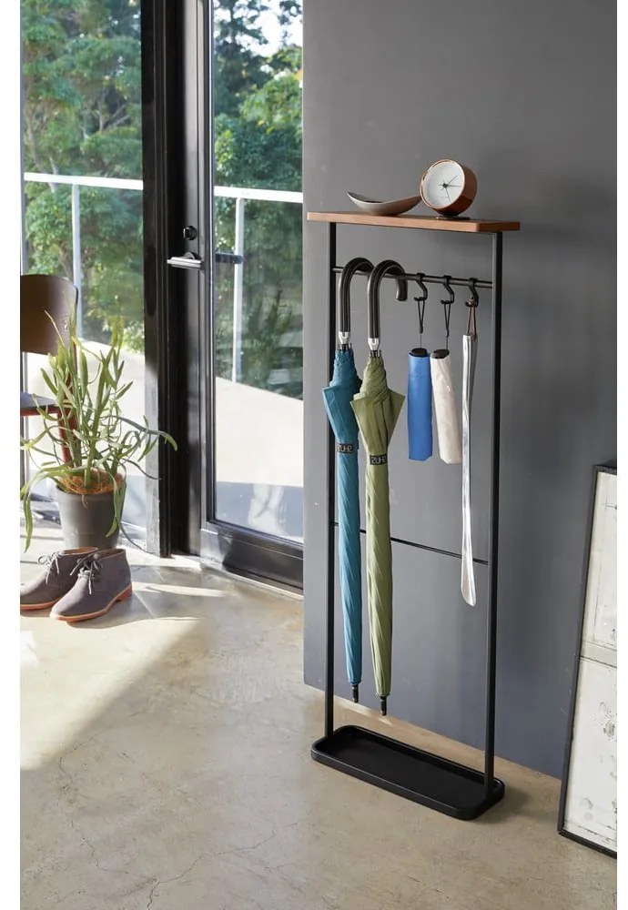 Čierny stojan na dáždniky s drevenou policou Yamazaki Tower