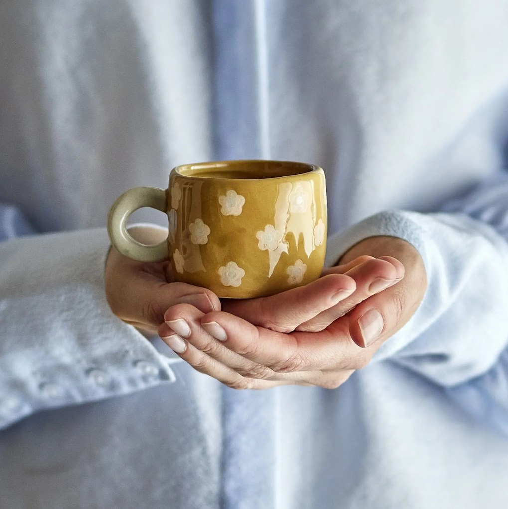 Bloomingville Hrnček na espresso Nini Flowers Brown 110 ml