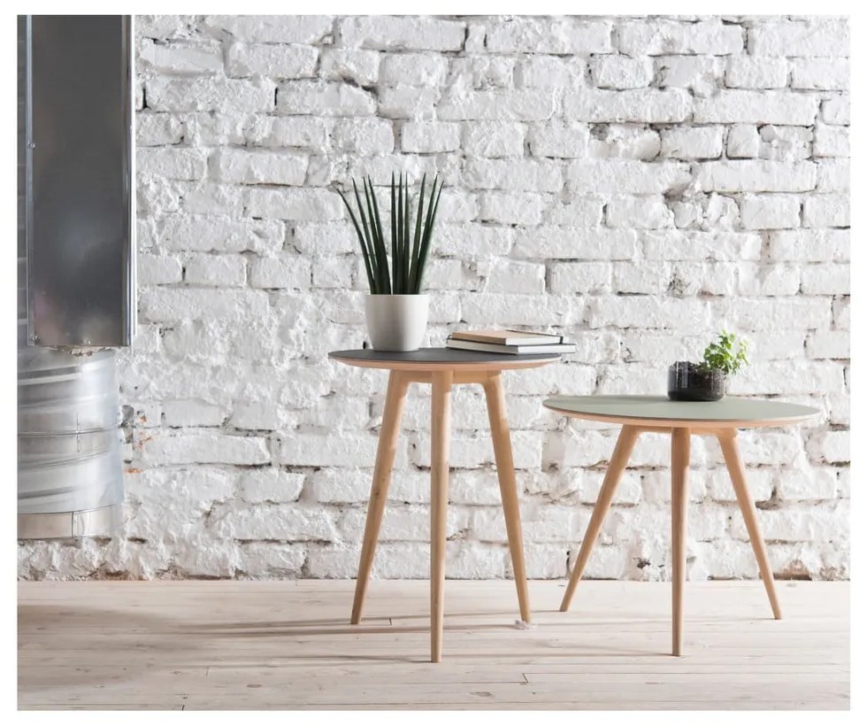 Odkladací stolík z dubového dreva s čiernou doskou Gazzda Arp, ⌀ 45 cm