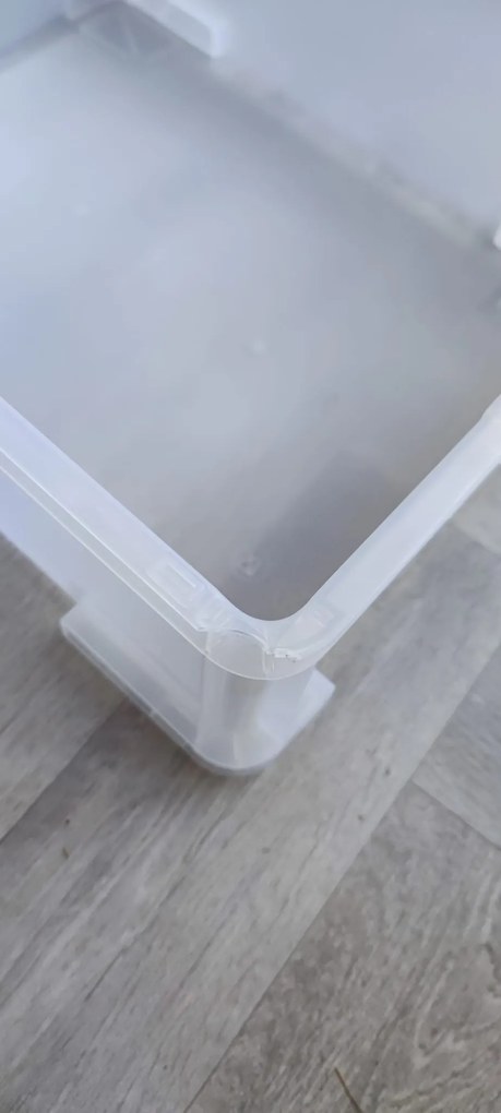 CURVER 2. akosť - Úložný box, rovná plastová debnička, stohovateľný AURORA - 35 x 27 x 21cm (13L)