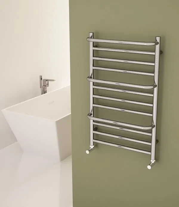 Sapho Sapho, MANISA vykurovacie teleso 600x1328 mm, s piatimi madlami pre uterák, chróm, IZ111