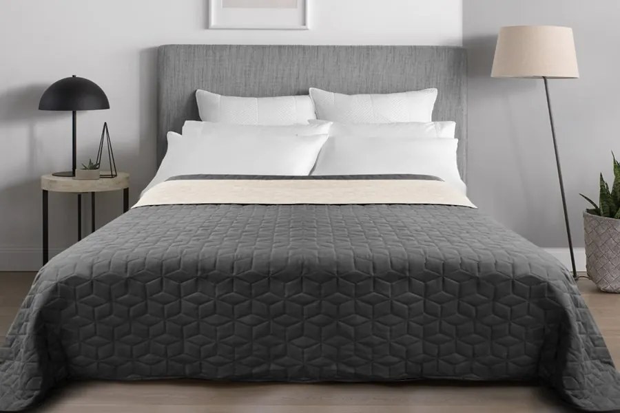 Kvalitné tmavo sivé prehozy na manželskú posteľ so vzorom diamantu 200 x 220 cm