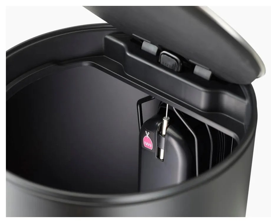 Matne čierny nášľapný kovový odpadkový kôš 10 l Arc – Joseph Joseph