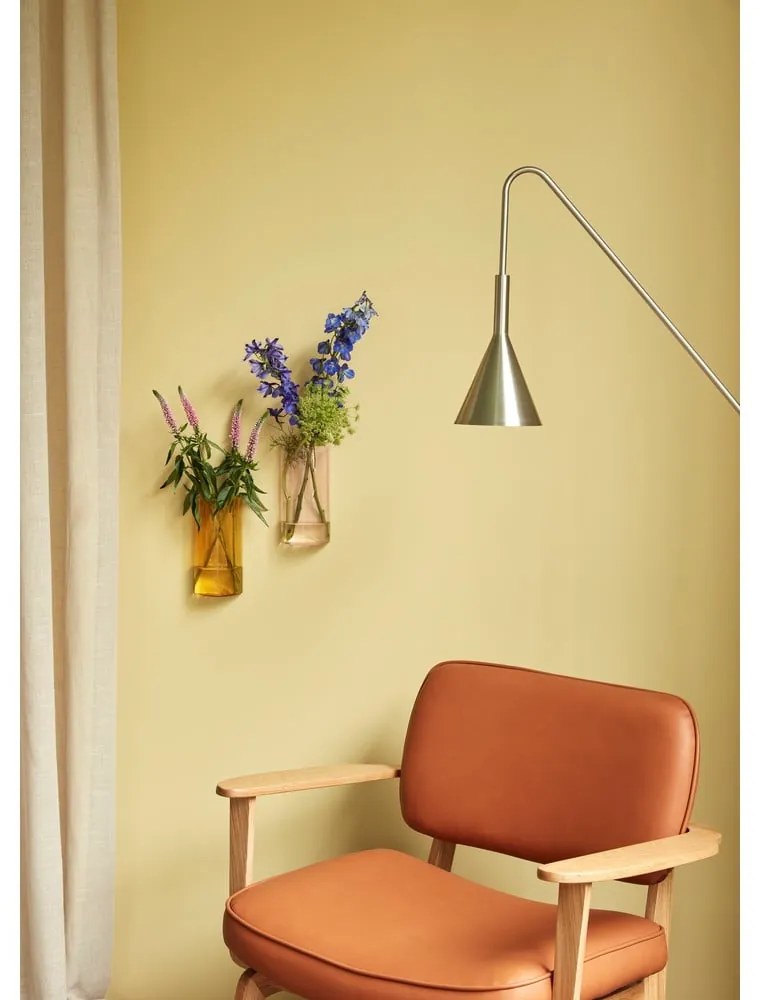 Oranžové kreslo z imitácie kože Hübsch Haze