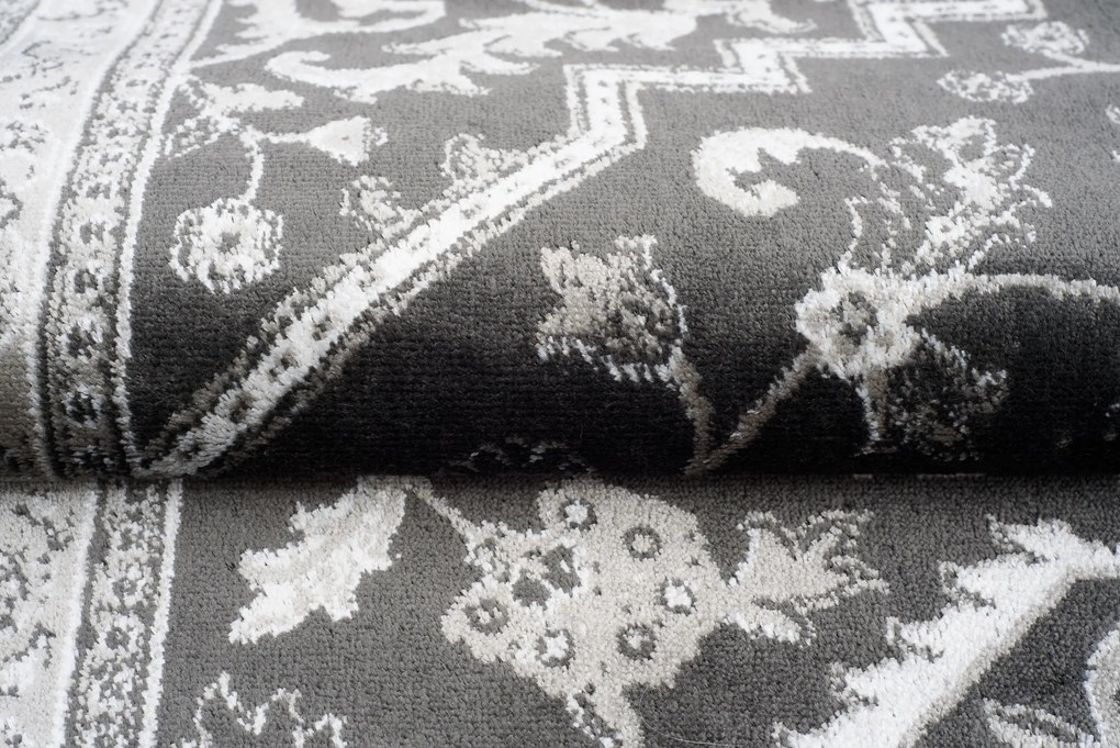 TA Koberec Isphahan 84412/68 antracit Rozmer: 185x275 cm
