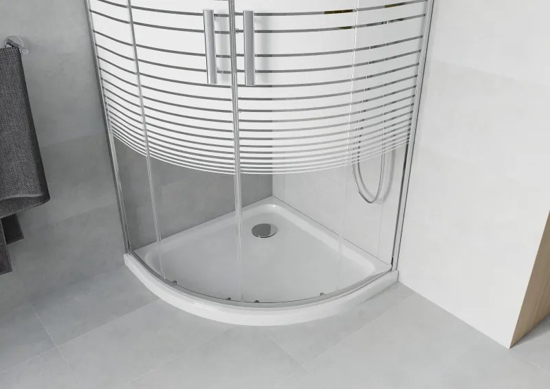 Mexen Rio, štvrťkruhový sprchovací kút s posuvnými dverami 80 x 80 cm, 6mm číre sklo/pásy, chrómový profil + biela sprchová vanička, 863-080-080-01-20-4110