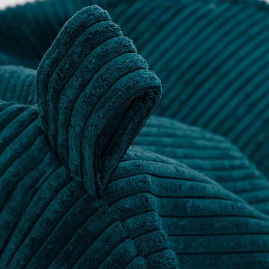 INTERMEDIC SK Kreslo Yoko Velvet – manšestrové kreslo s vankúšom, 75x70x30 cm Farba: SZ19 - čierna