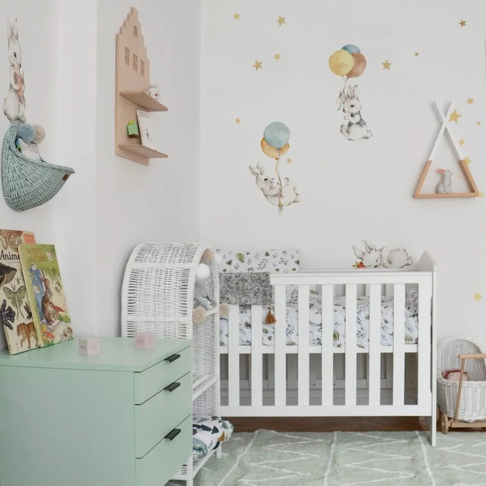 Samolepka do detskej izby sada bielych šťastných králikov v ríši divov