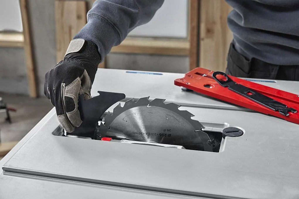 BOSCH GTS 70-216 PROFESSIONAL Stolná píla 0601B30600