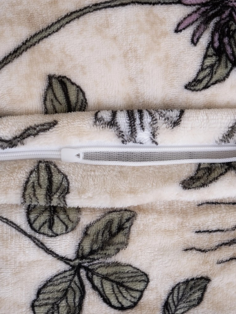 Obliečka na vankúš mikroplyš Exclusive 40 × 60 cm - Herbár béžový