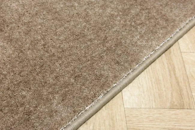 Metrážny koberec GLAMOUR-SUB 112 béžový