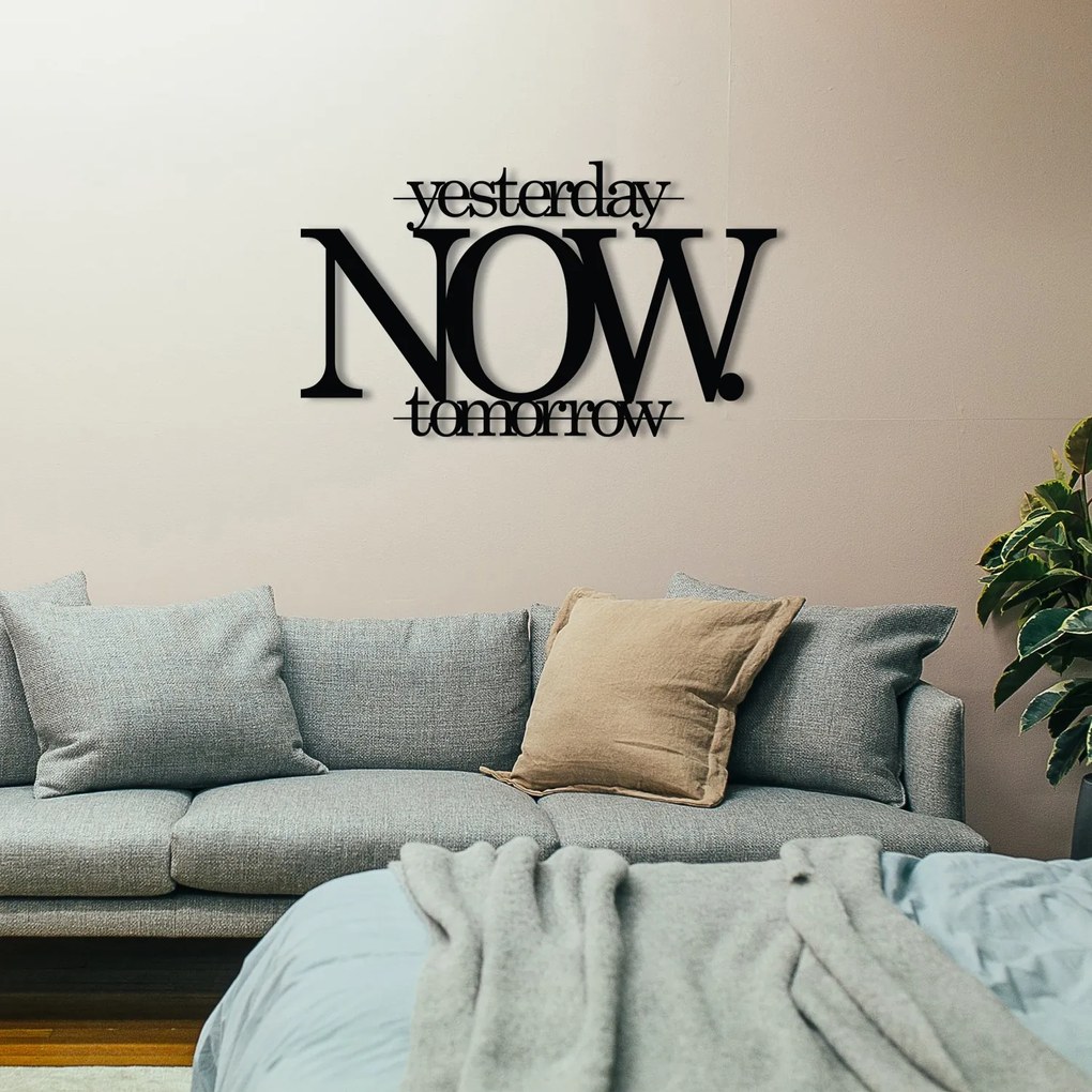 Nástěnná kovová dekorace Now černá