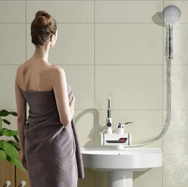 Vekr 1171 LCD prietoková batéria s elektrickým ohrevom vody a sprchou
