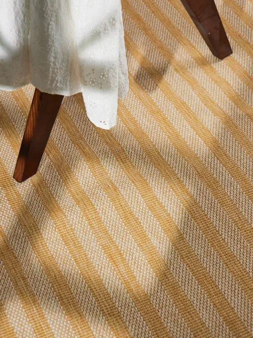 Koberec Ted Baker Haringey Linley žltý / biely