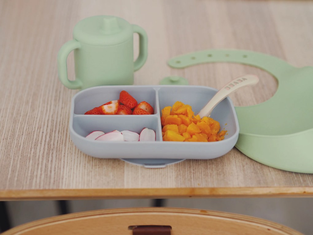 Jedálenská sada silikónová 4-dielna s podbradníkom Grey / Sage Green