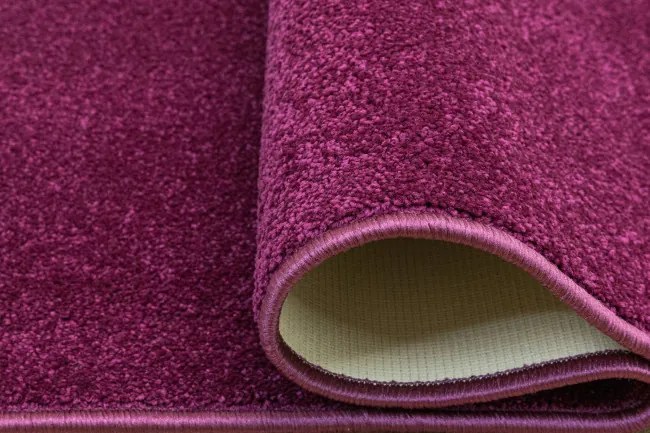 Metrážny koberec CAROUSEL 114 NSF fialový