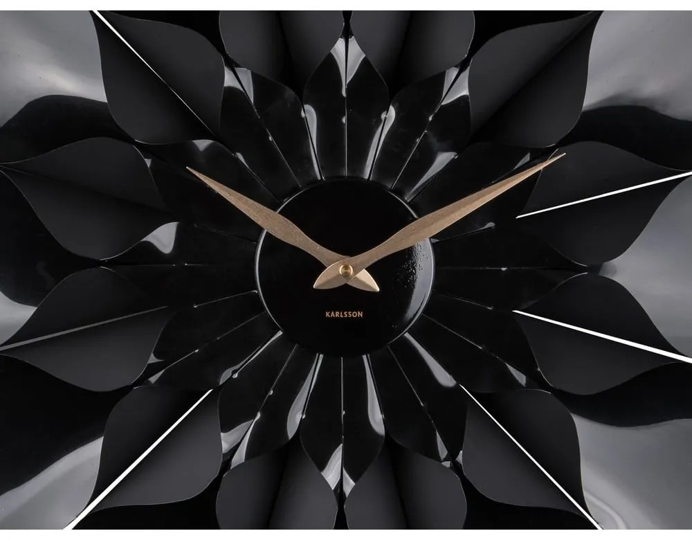 Čierne nástenné hodiny Karlsson Flower, ø 60 cm