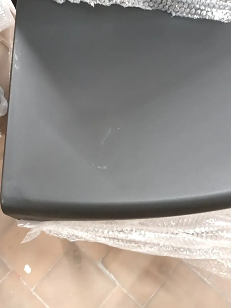 AKCIA Čierna plastová stolička PAGI II. akosť