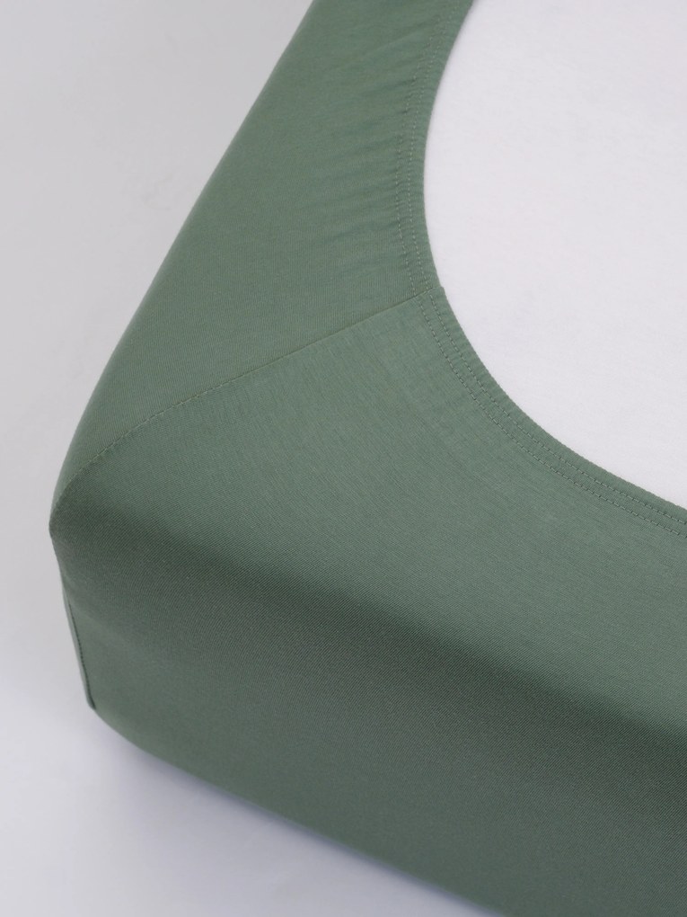 Jersey prostěradlo s elastanem 140 × 200 cm – olivové