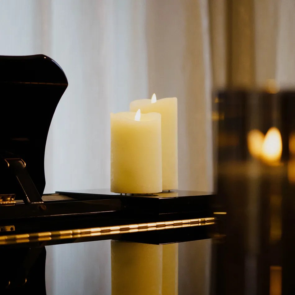 DECOLED Sada 3 LED svíček, mandlová, 8 cm, s dálkovým ovladačem