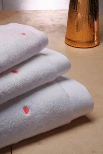 Soft Cotton Malý uterák MICRO LOVE 32x50 cm Biela / červené srdiečka