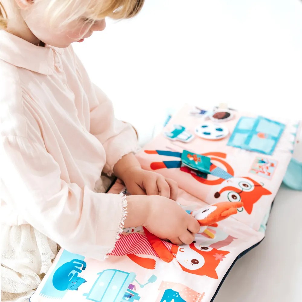 Lilliputiens - textilná didaktická knižka - Dobrú noc, líška Alice