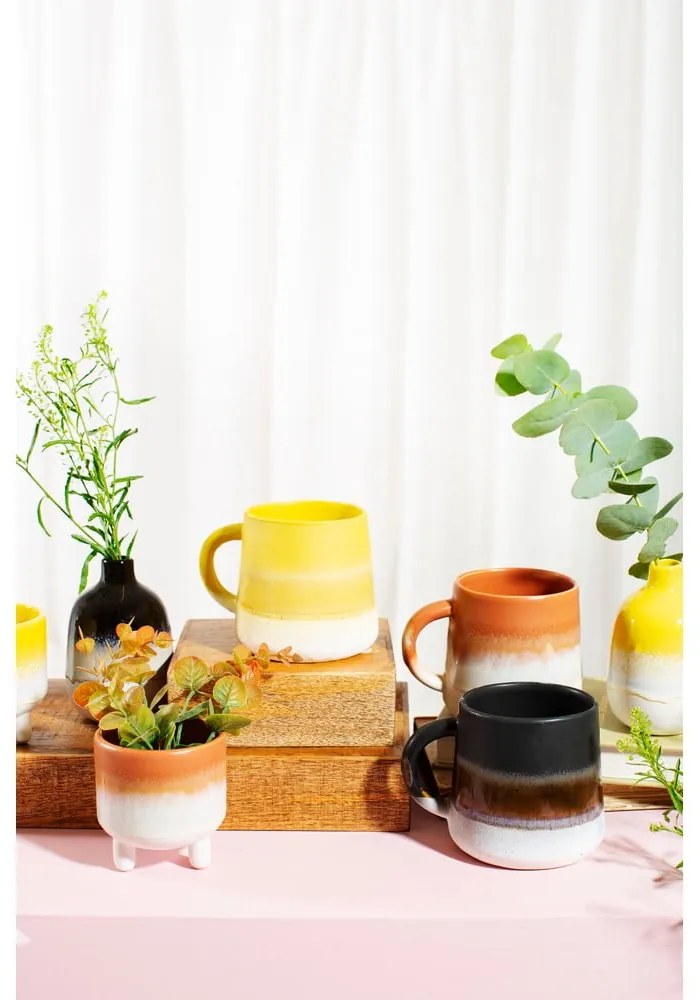 Žltý hrnček z kameniny 360 ml Mojave – Sass & Belle