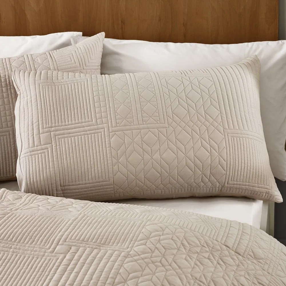 Béžové obliečky na dvojlôžko/predĺžené 230x220 cm Folkstone Geo – Catherine Lansfield