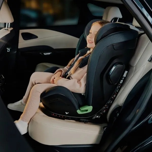 Lionelo - Otočná autosedačka so základňou HARPER i-Size 76-150 cm Black Carbon