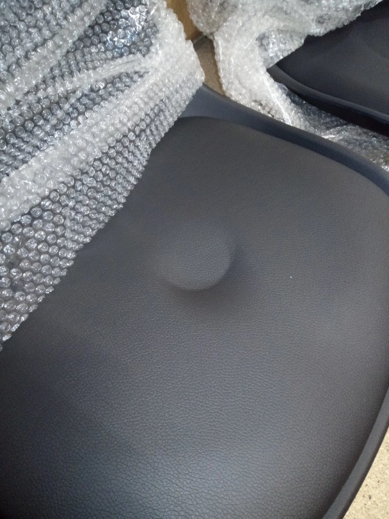 AKCIA Čierna barová stolička HOGA z eko kože II. akosť