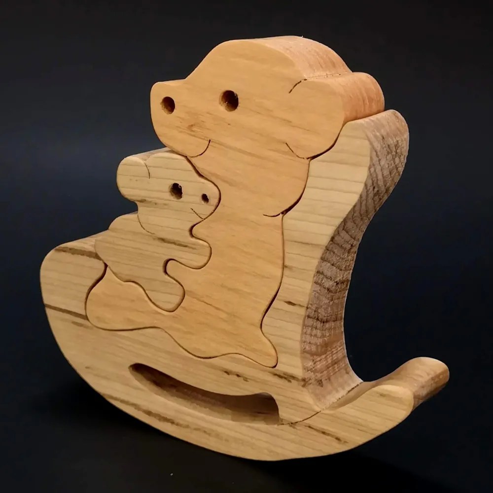AMADEA Drevené puzzle hojdací medveď, masívne drevo dvoch druhov drevín, 13,5x12x3 cm