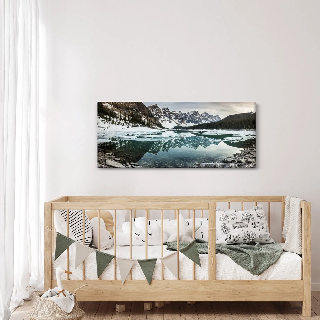 Obraz - jazero v zime (120x50 cm)