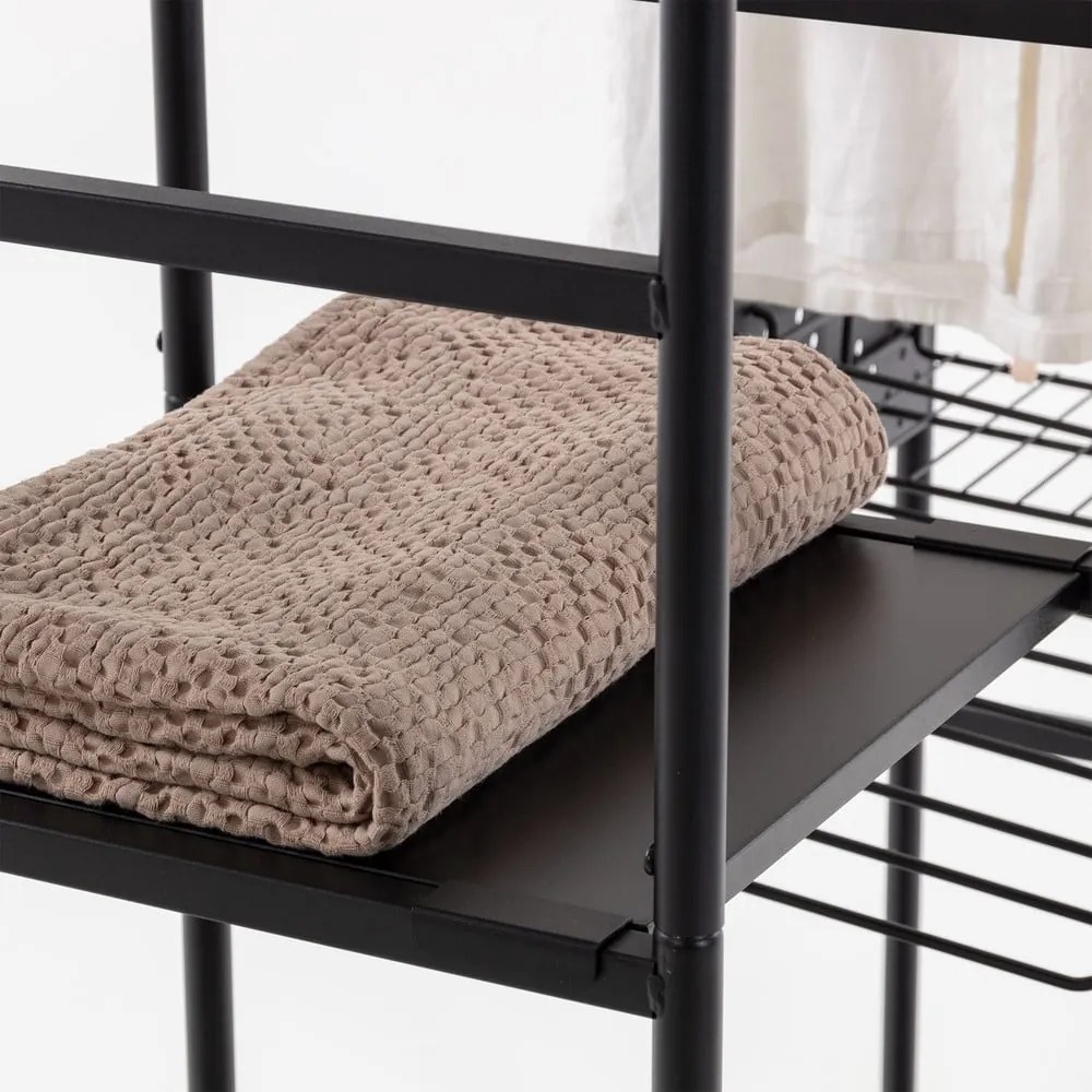 Čierny šatník Kave Home Storn, výška 182 cm