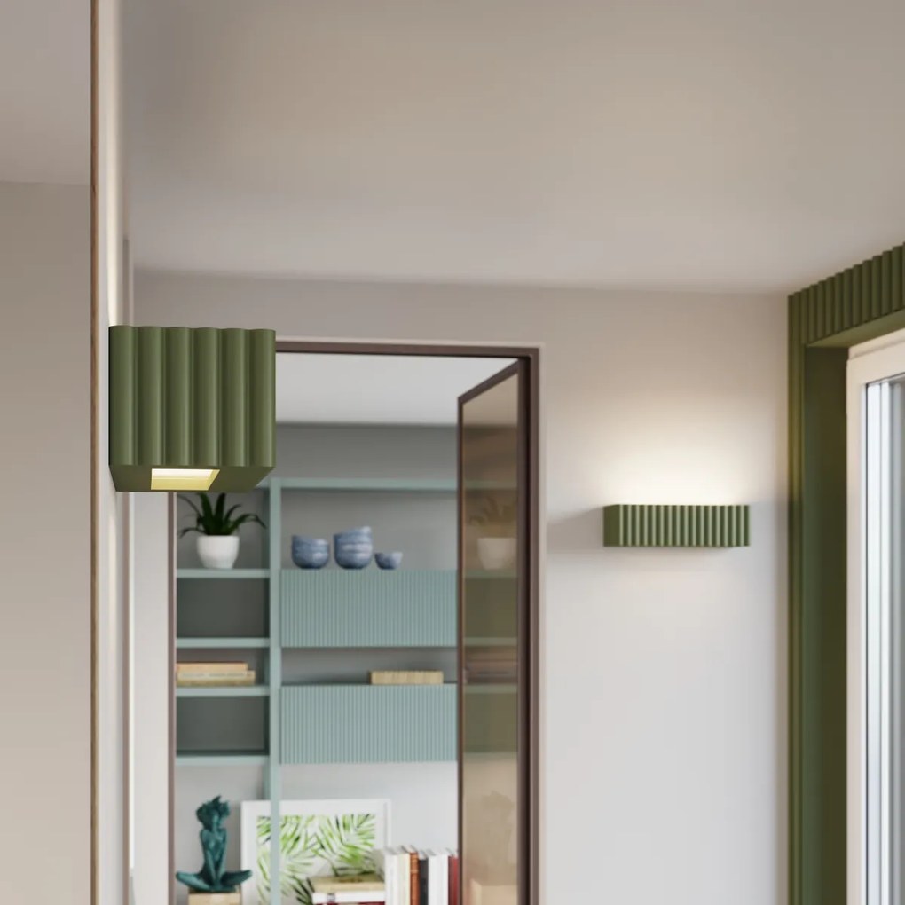 Nástenné svietidlo Rigata, 1x olivovo zelené keramické tienidlo