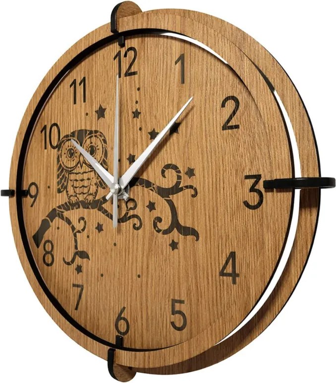 Drevené nástenné hodiny Sova na vetve – dubový dekor, tichý chod | SENTOP HDF0573-OAK