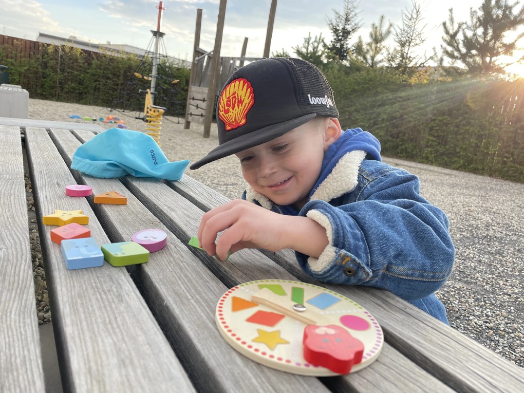 Hmatová hra - tvary a farby