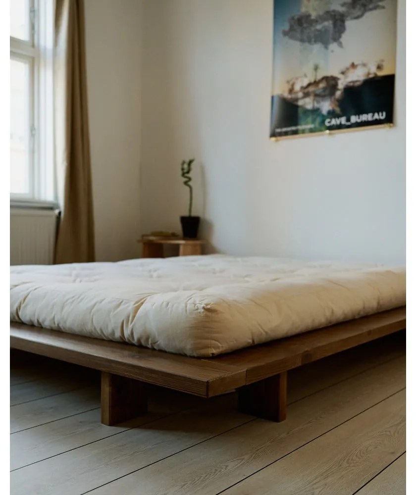 Hnedá dvojlôžková posteľ z borovicového dreva s roštom 180x200 cm Japan – Karup Design