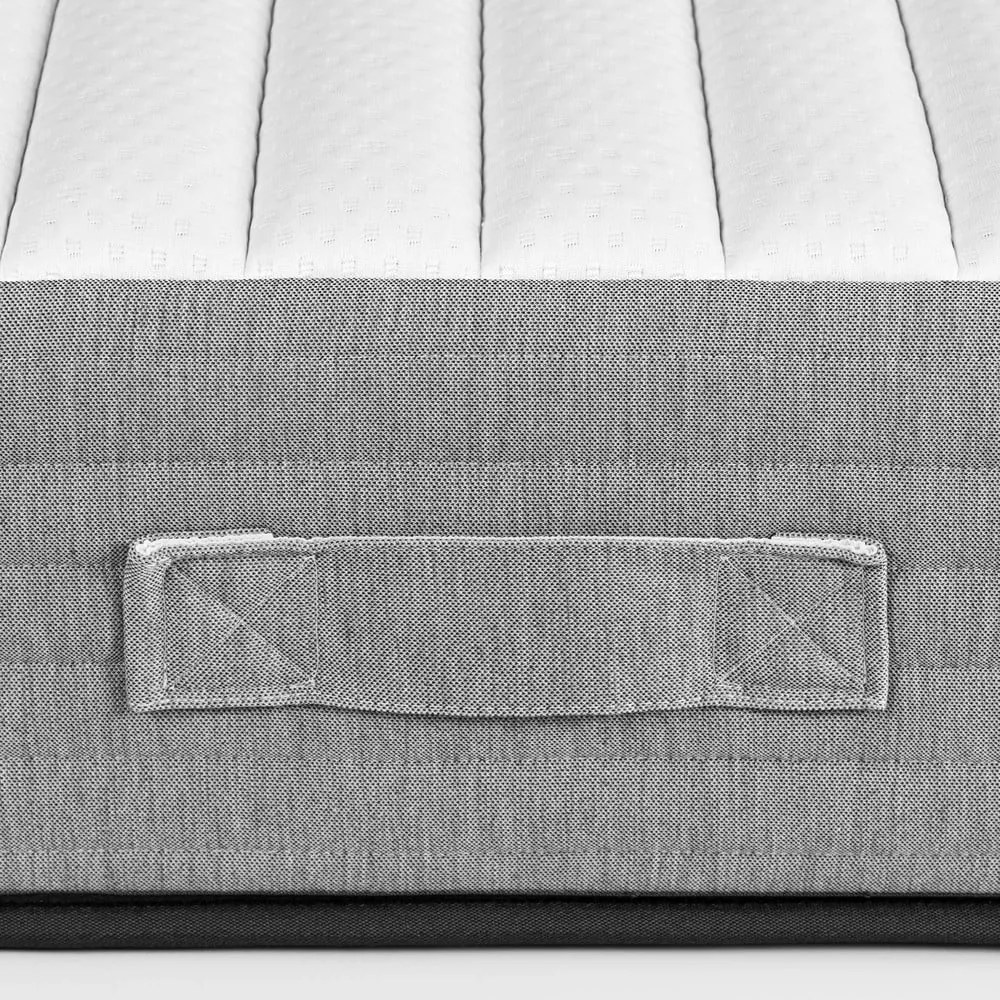 Stredne tvrdý penový matrac Kave Home Yoko, 180 x 200 cm