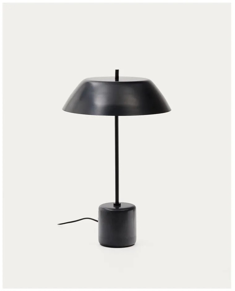 Čierna mramorová stolová lampa s kovovým tienidlom (výška 58 cm) Sayra – Kave Home
