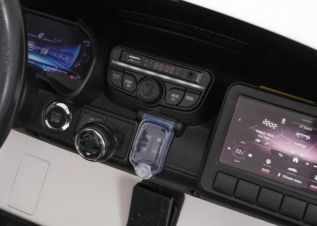 Elektrické autíčko Mercedes Benz GT63 AMG biele